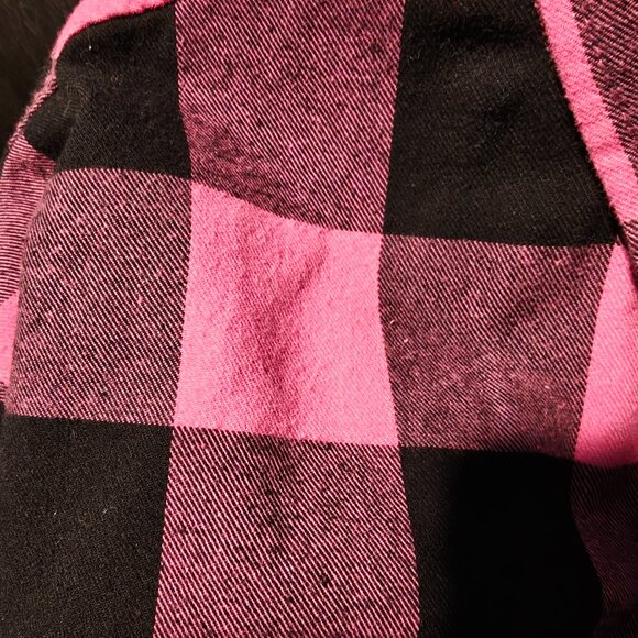 Flannel Bunker - Hitman Large - Breast Cancer Awareness - Picture 2 of 4
